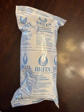Brita White Replacement Water Filter with Blue Logo